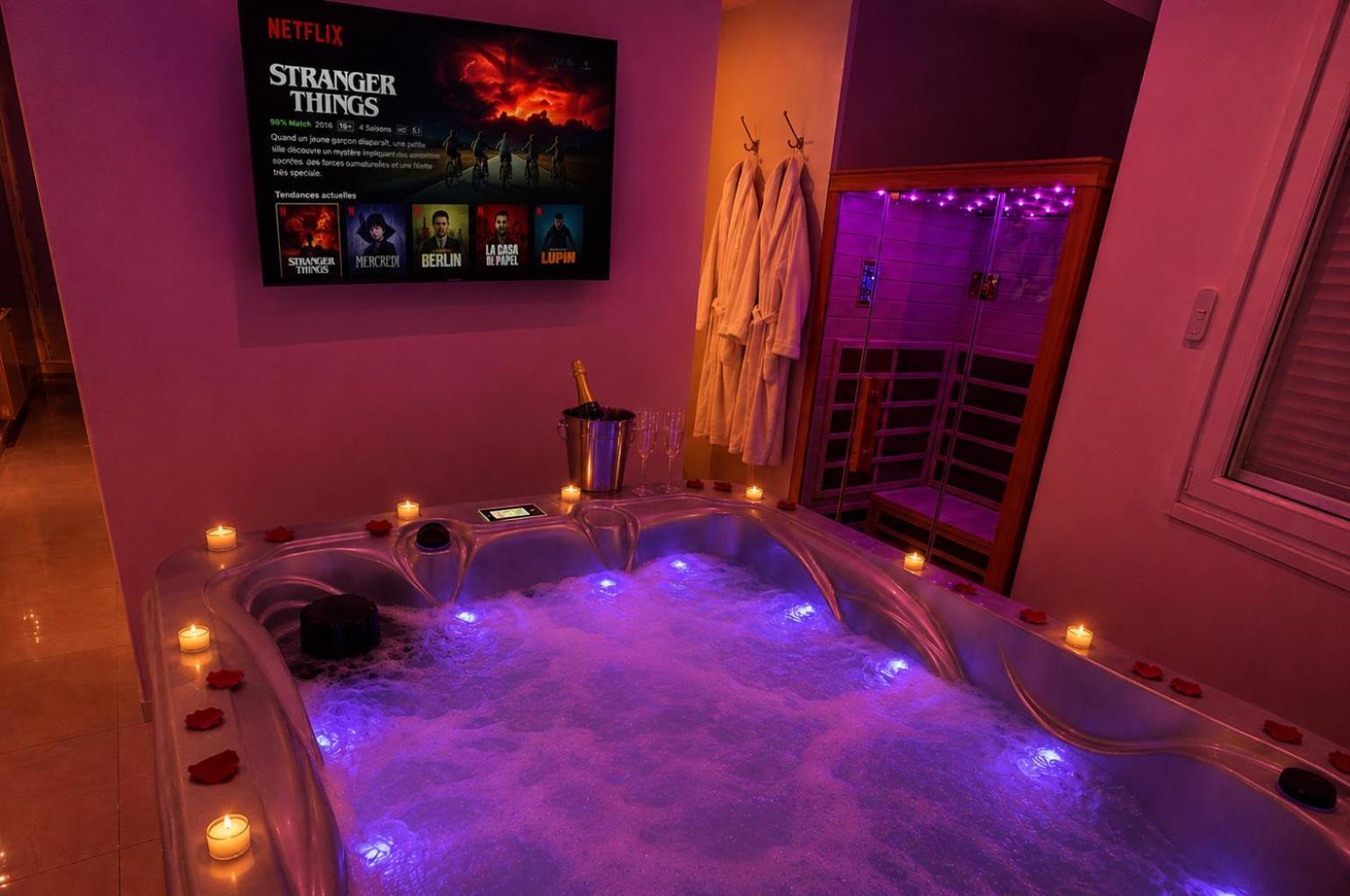 Chambre Lit Queen-Size avec Baignoire Spa